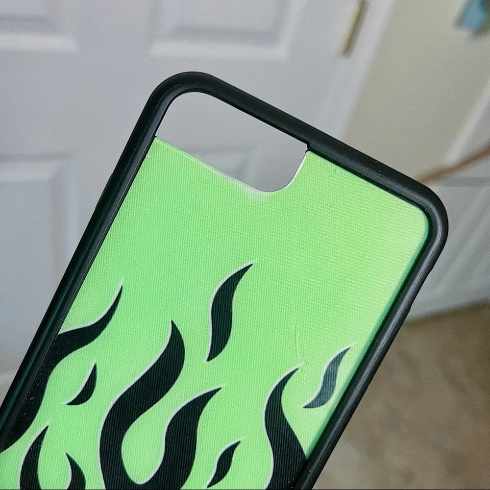 ✧･ﾟwildflower flames case